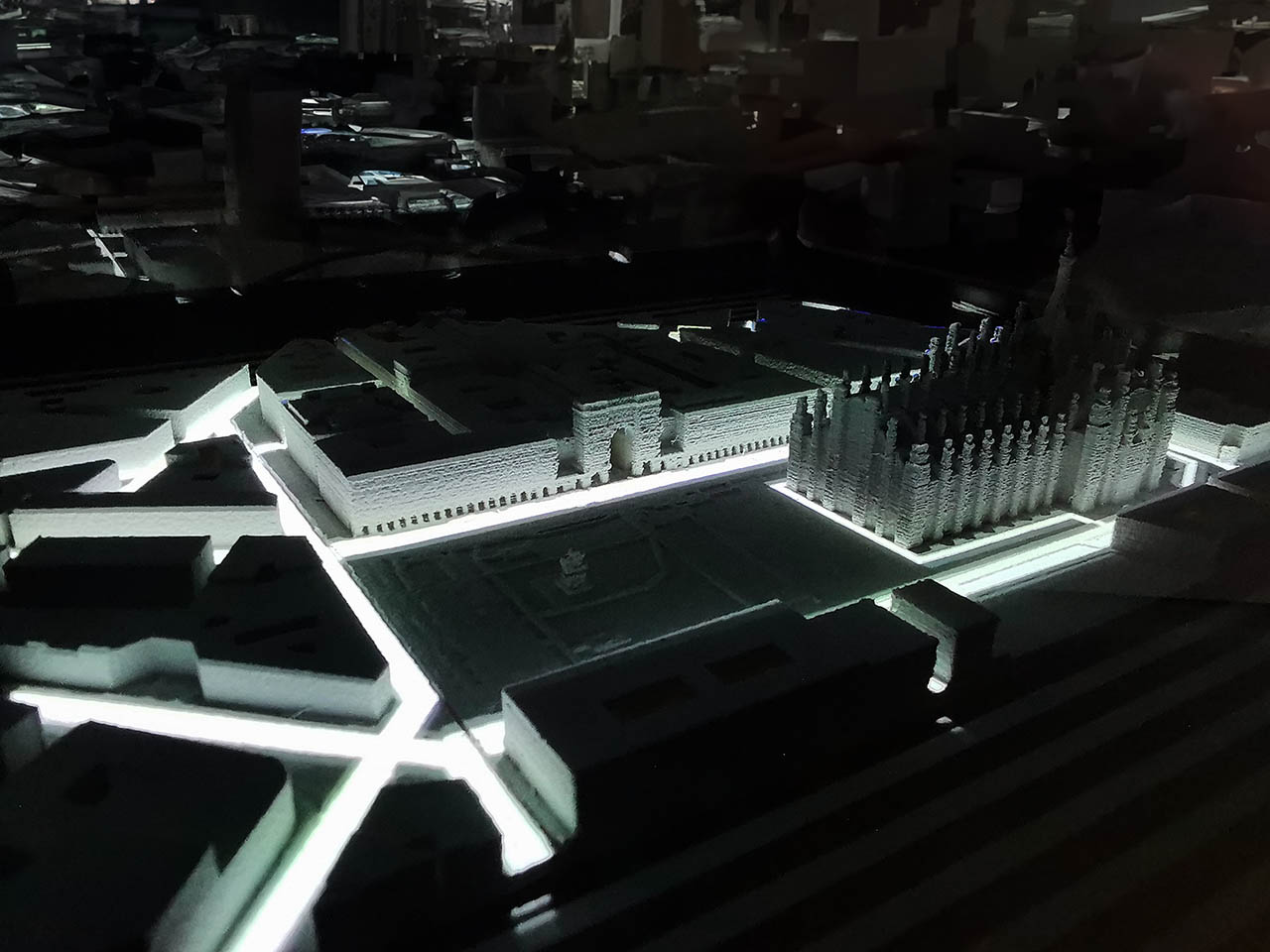 blu oberon – plasticometavisuale-Milano-Duomo